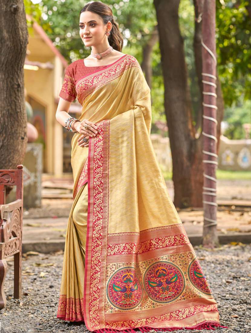 women self design kanjivaram saree with blouse