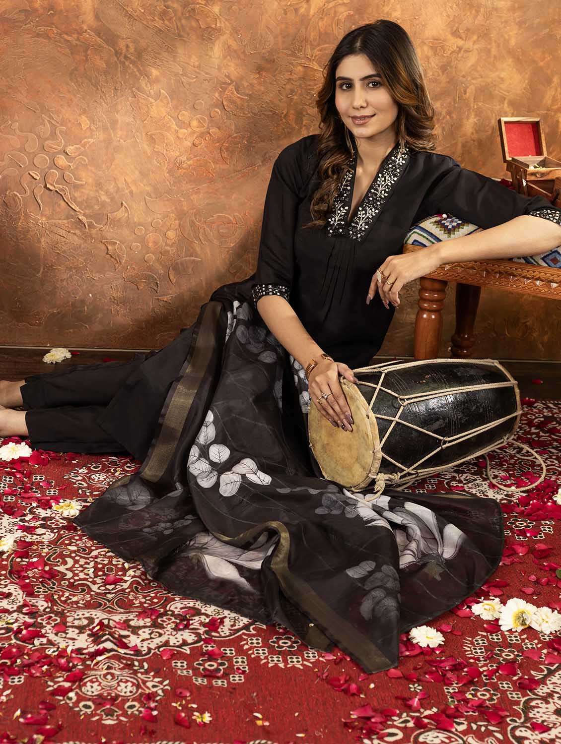 women embroidered three quarter sleeve kurta pant with dupatta set - 22053767 - Standard Image - 1