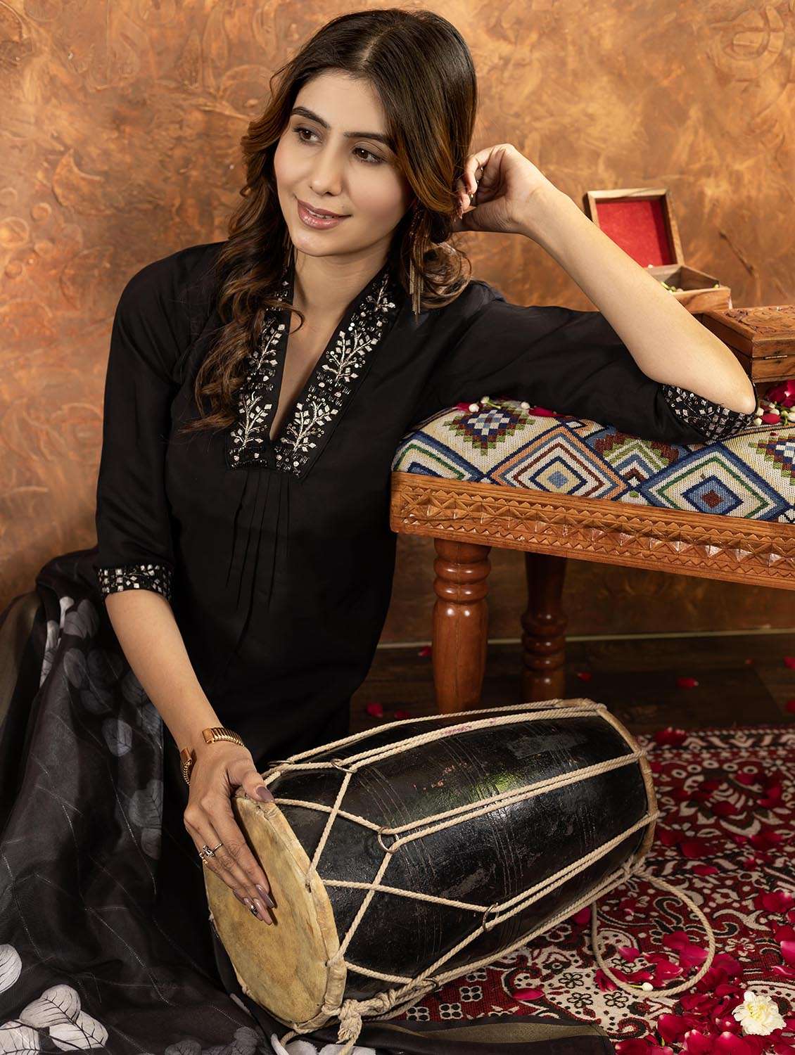 women embroidered three quarter sleeve kurta pant with dupatta set - 22053767 - Standard Image - 4