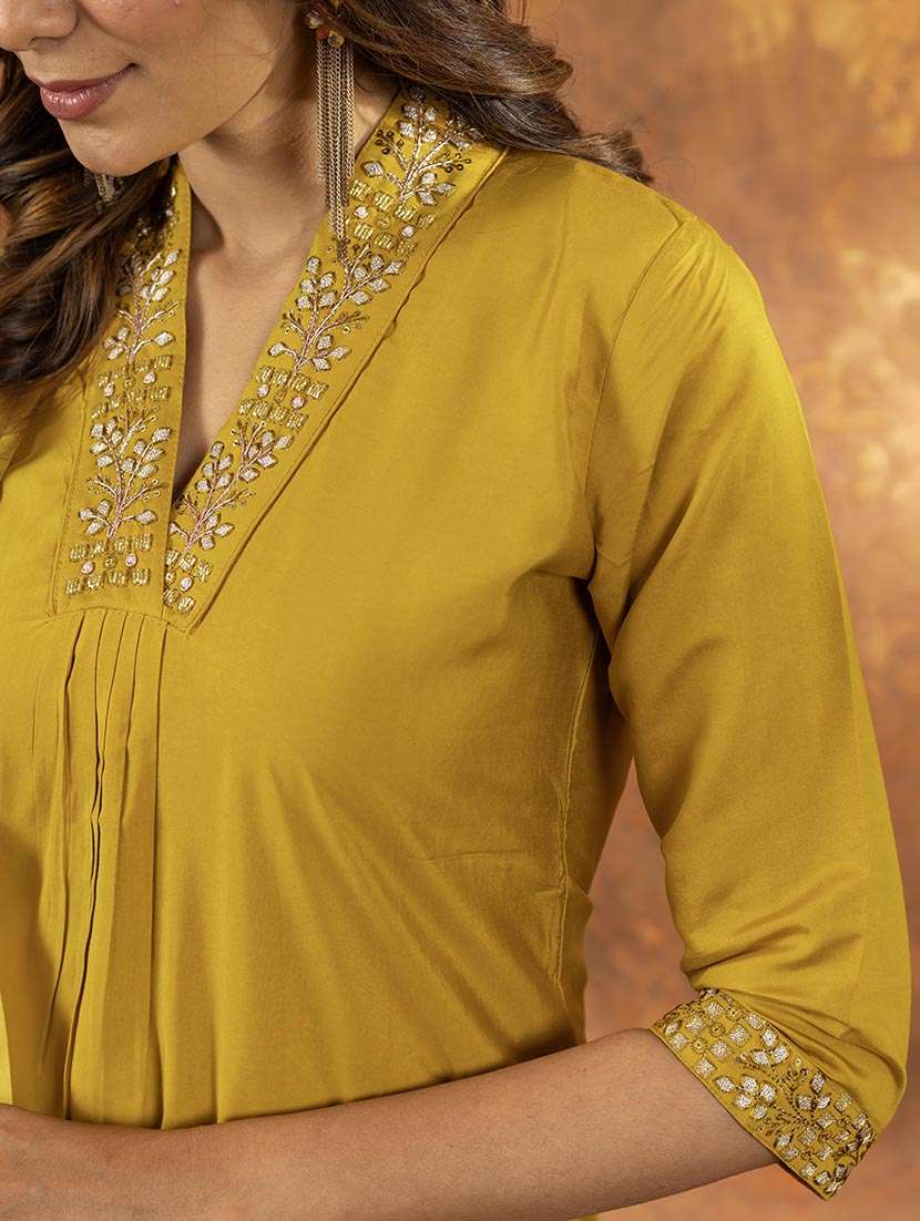 women embroidered three quarter sleeve kurta pant with dupatta set - 22053769 -  Standard Image - 4