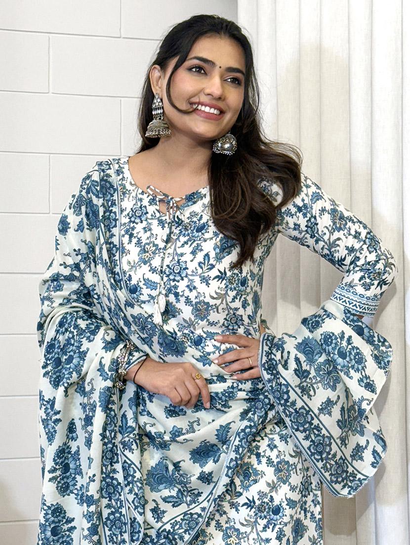 women embroidered three quarter sleeve kurta pant with dupatta set - 22053789 - Standard Image - 4