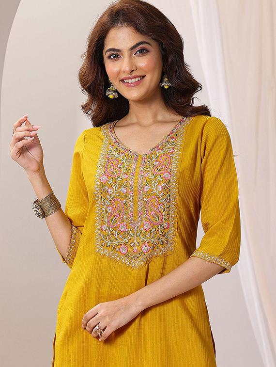 mustard rayon straight kurta - 22053799 - Standard Image - 4