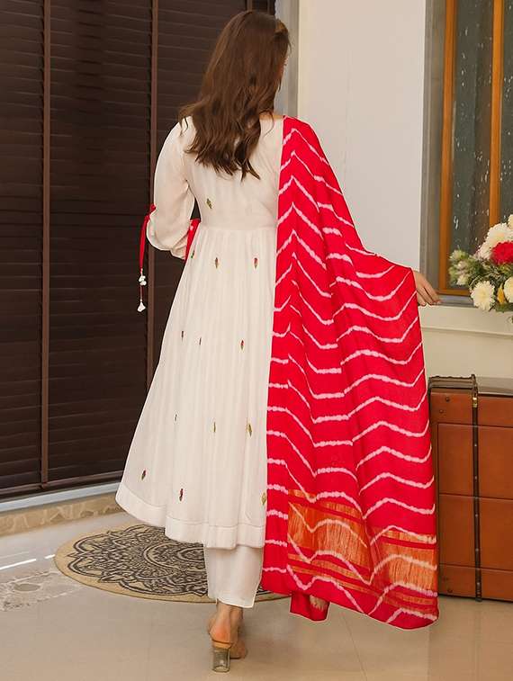 off white chanderi straight kurta - 22053800 - Standard Image - 4