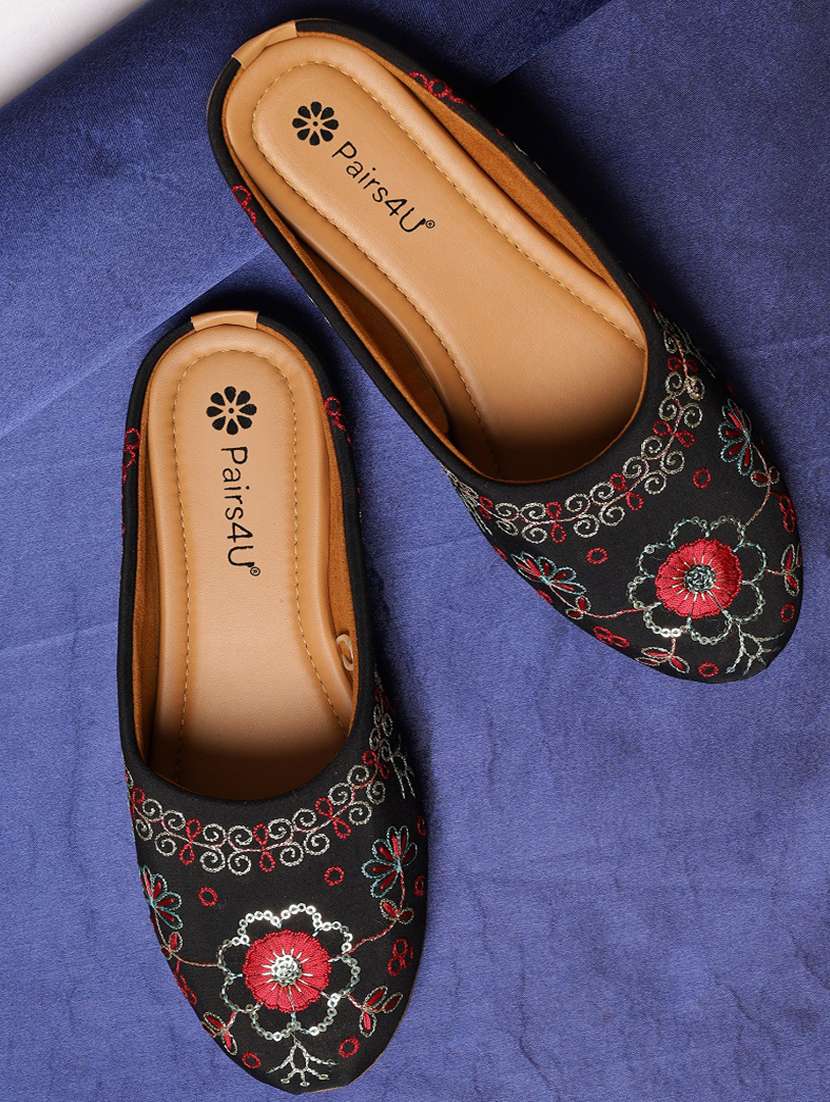 women embroidered slip on juti
