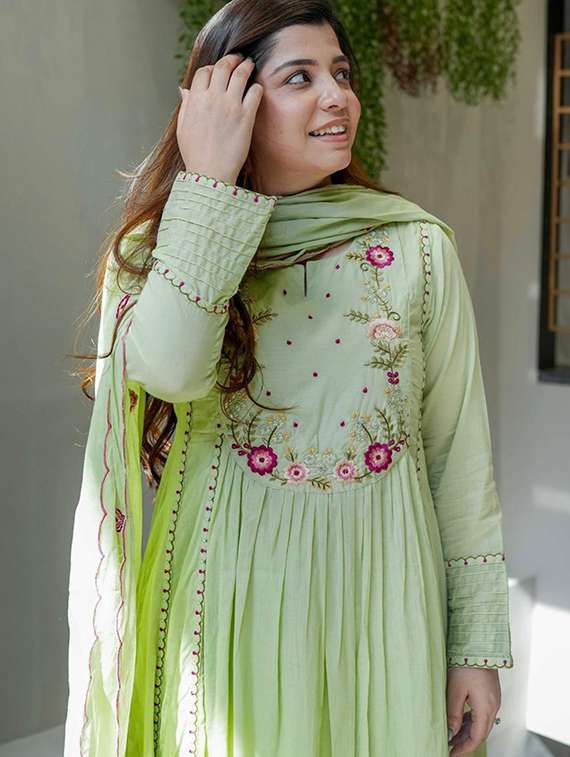 women embroidered long sleeve kurta pant with dupatta set - 22053875 - Standard Image - 4