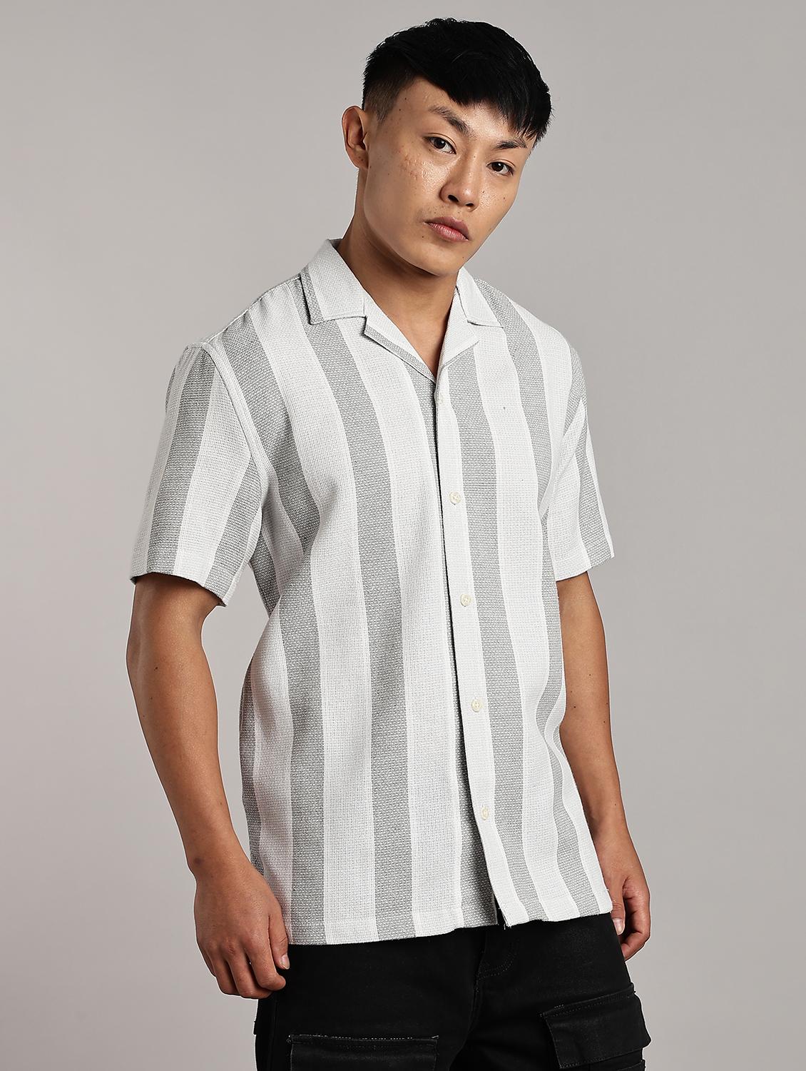 men striped short sleeve loose fit t-shirt - 22053915 - Standard Image - 1