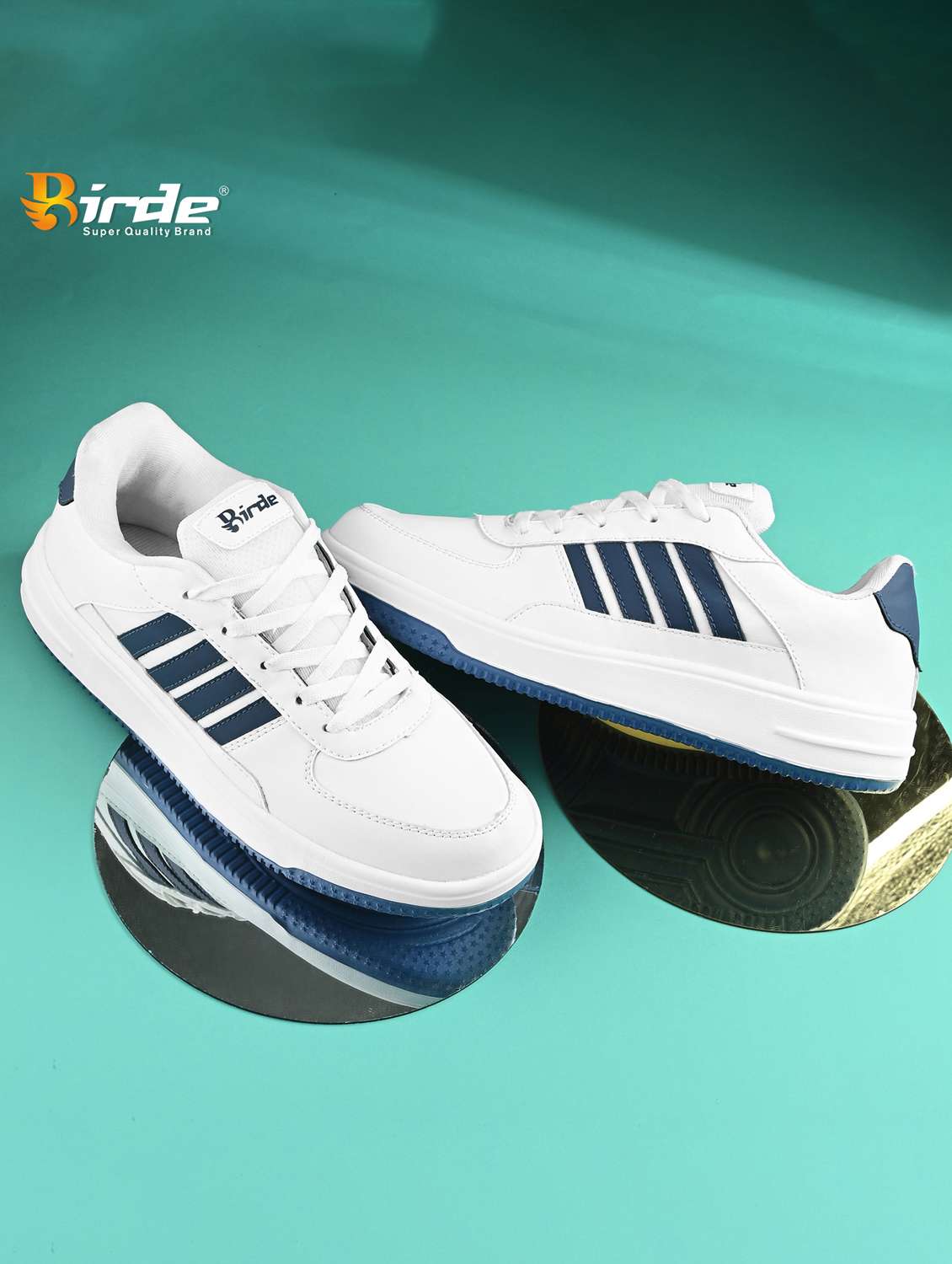men solid white sport shoes