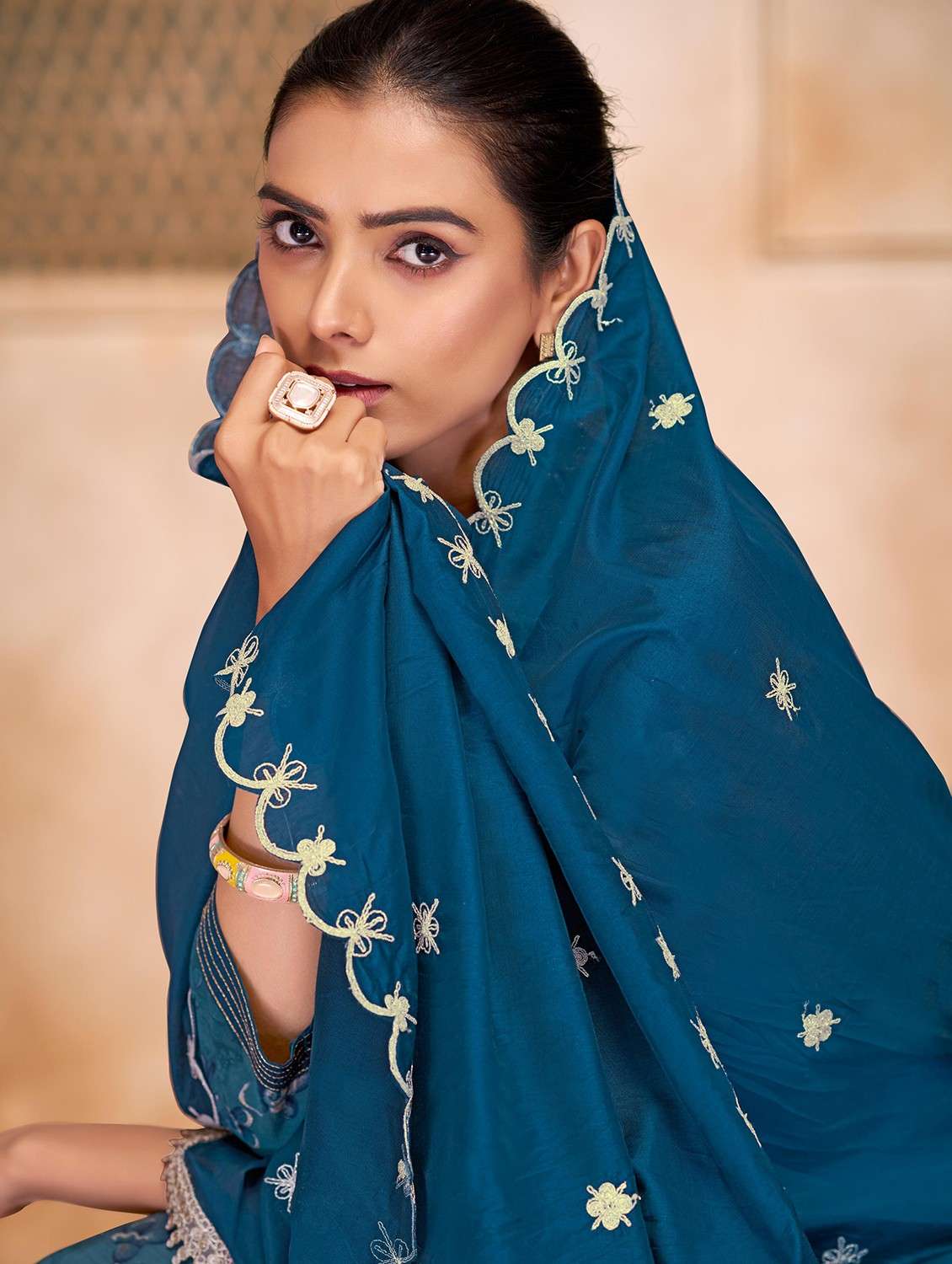 women floral three quarter sleeve kurta pant with dupatta set - 22054126 -  Standard Image - 4