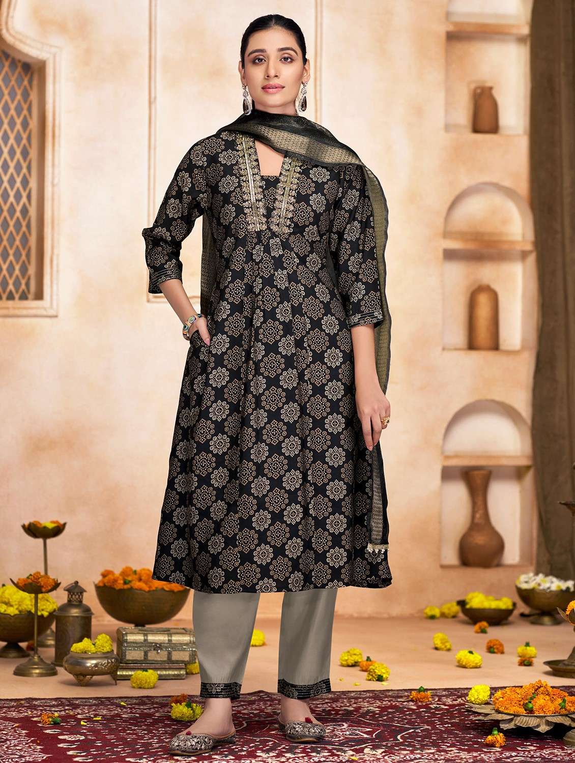 women three quarter sleeve kurta pant with dupatta set