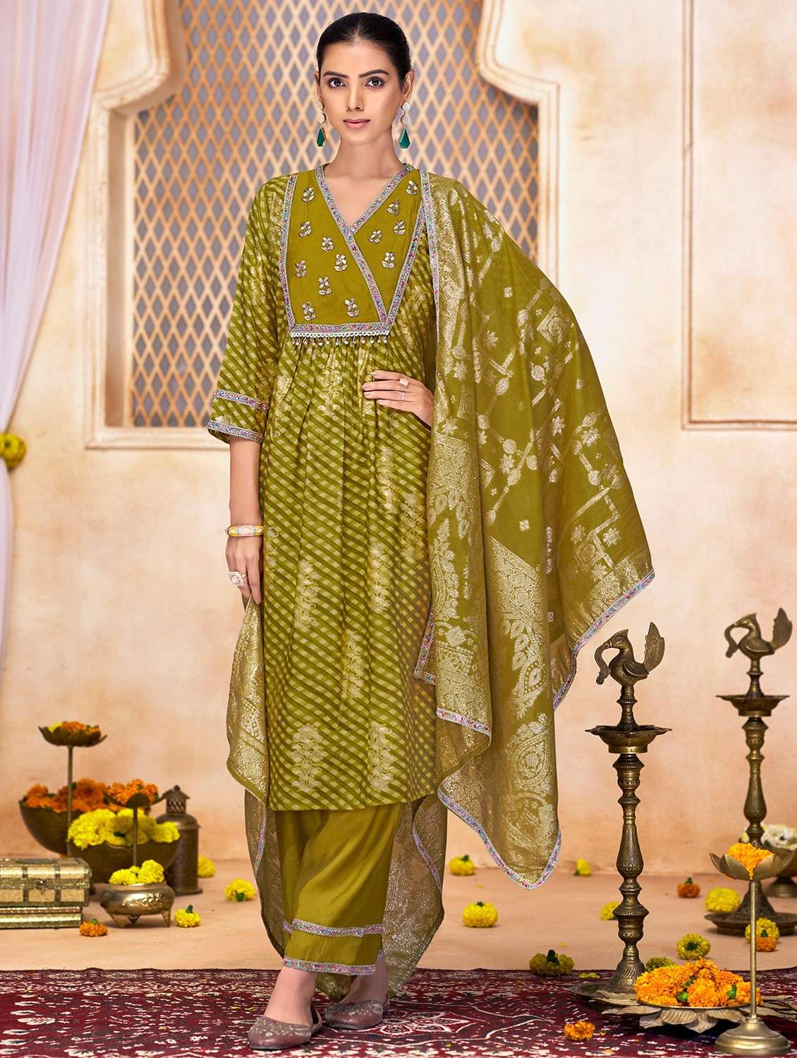 women three quarter sleeve kurta pant with dupatta set