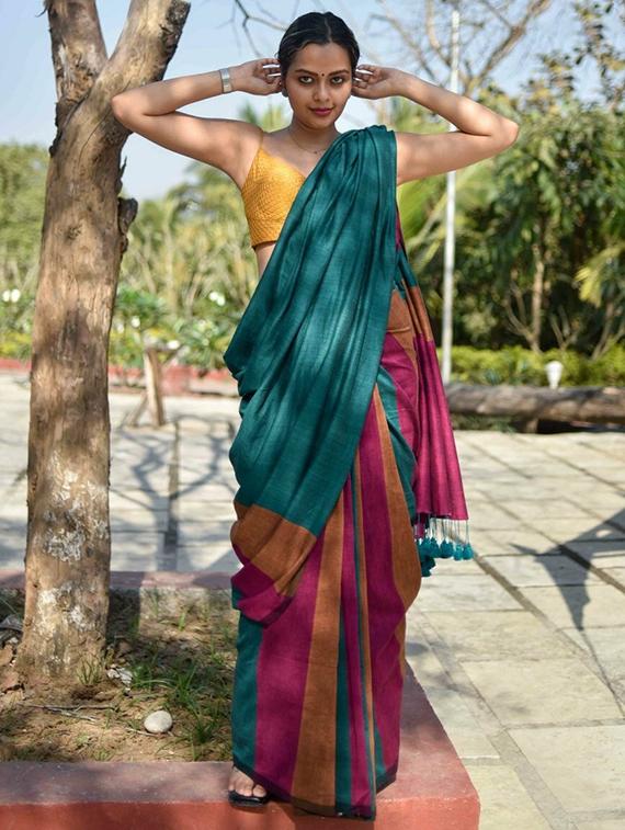 women color block handloom saree - 22055171 - Standard Image - 1