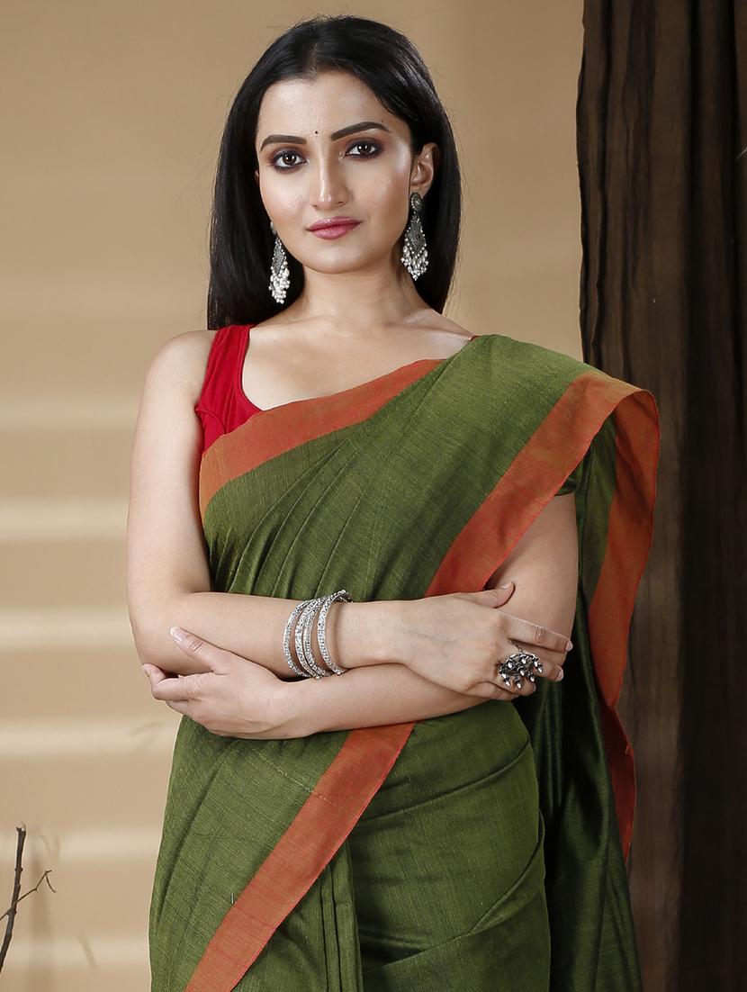 women solid with bordered handloom saree - 22055211 - Standard Image - 4