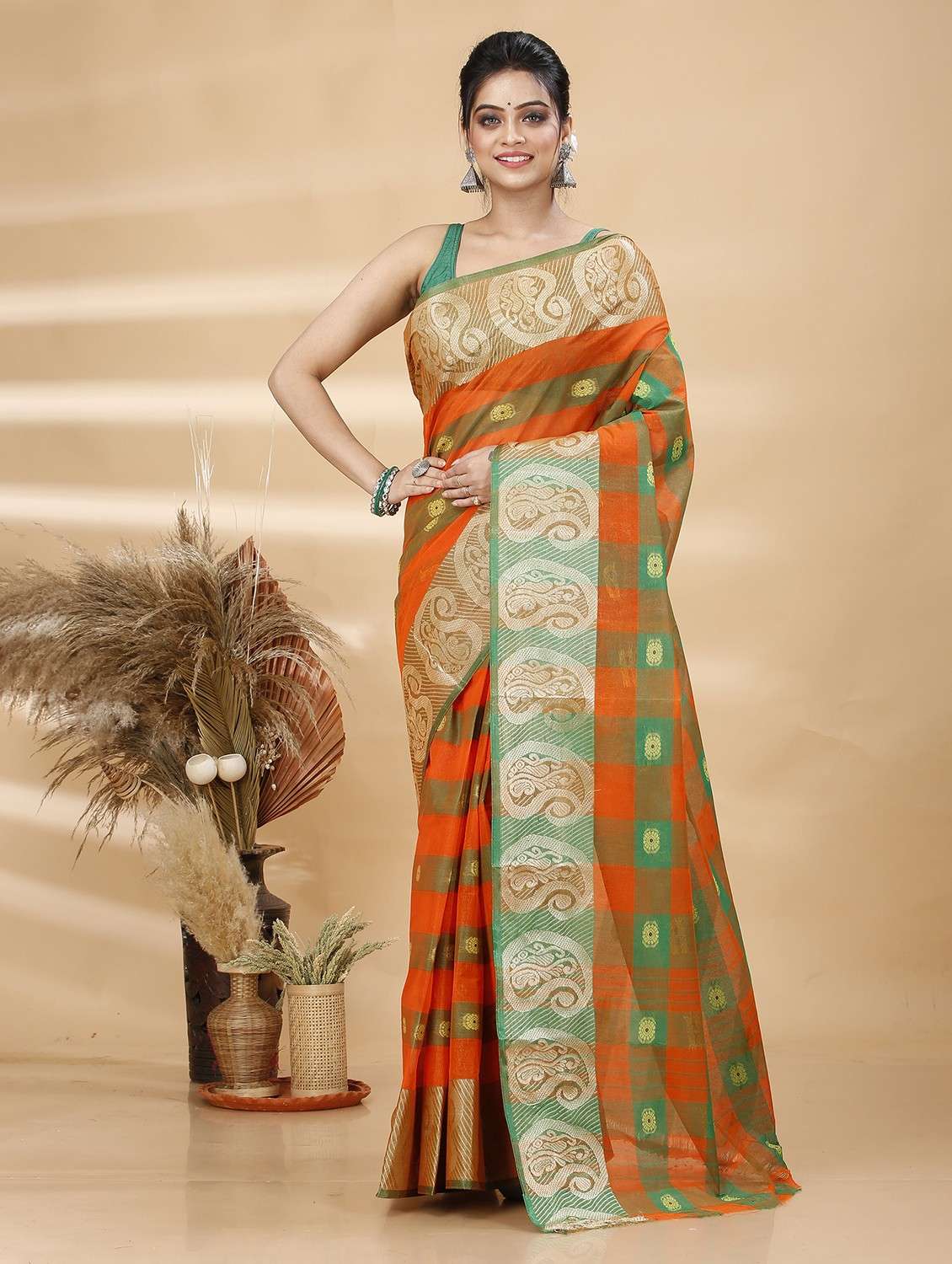 orange cotton blend tant saree - 22055449 - Standard Image - 4