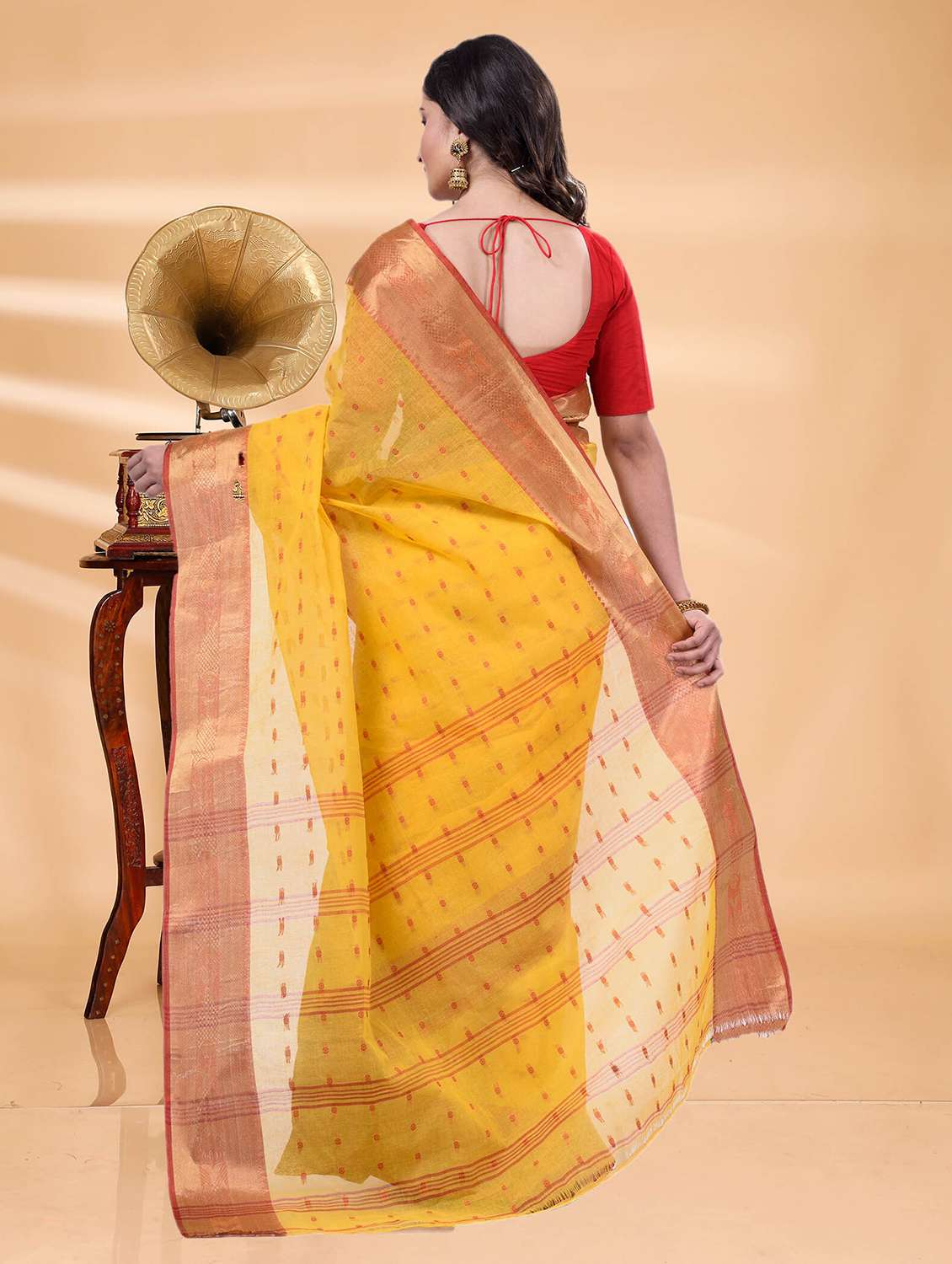 yellow cotton handloom saree - 22056306 - Standard Image - 1