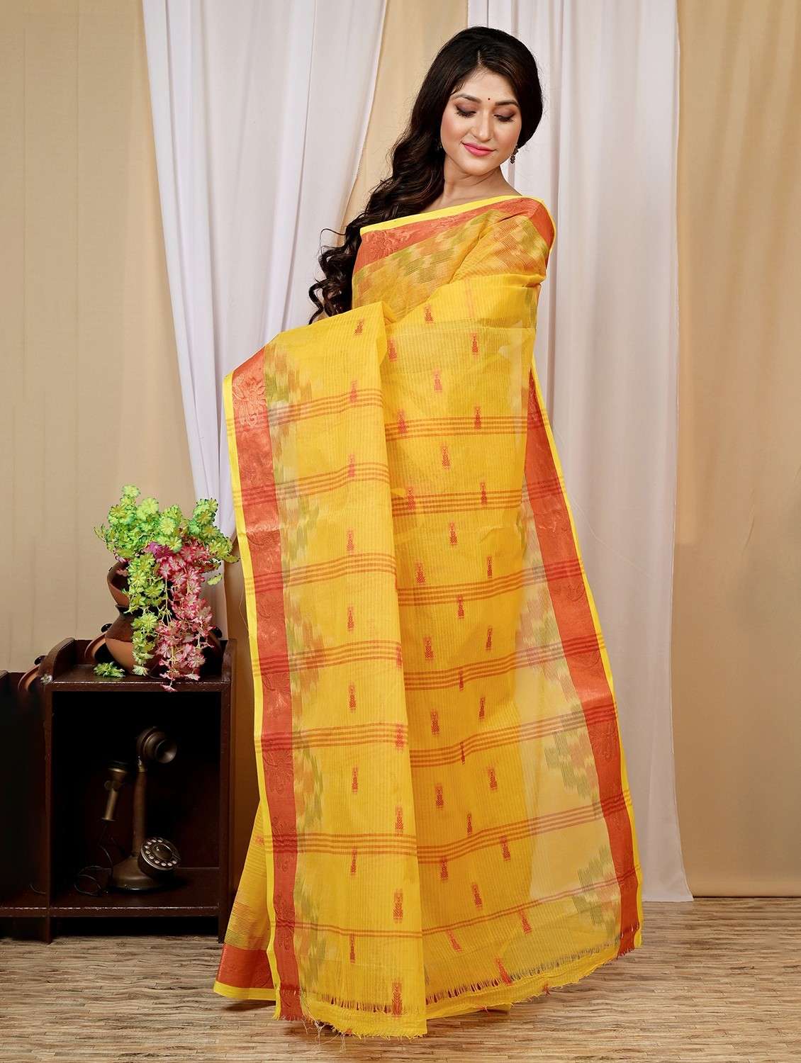 yellow cotton blend handloom saree - 22056438 - Standard Image - 1