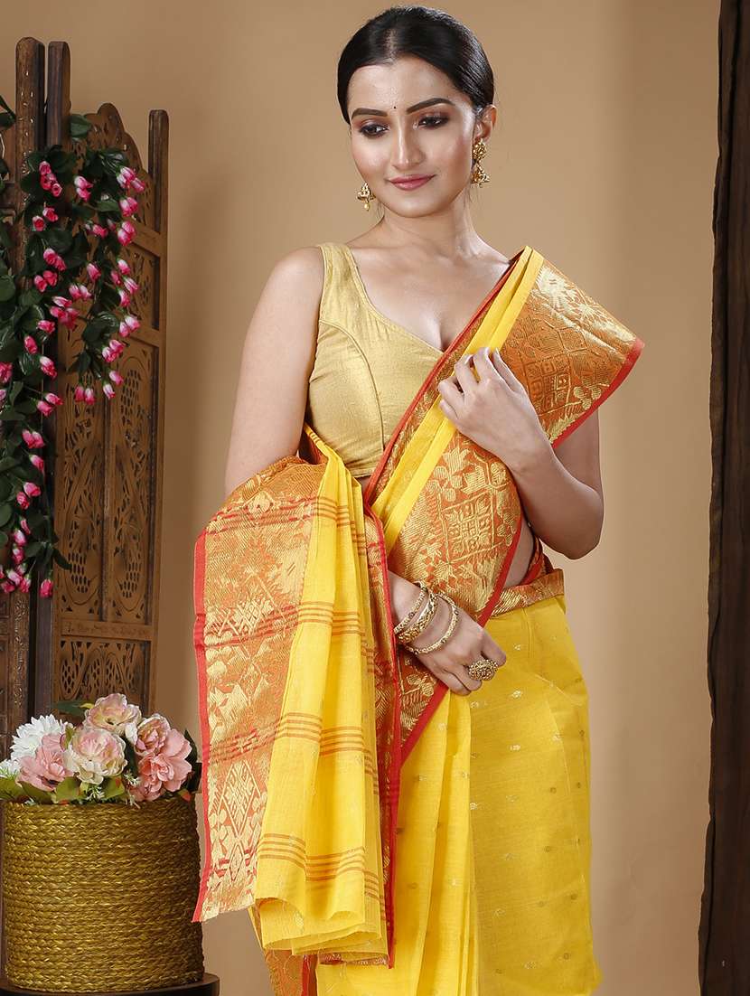 yellow cotton blend handloom saree - 22056439 - Standard Image - 4