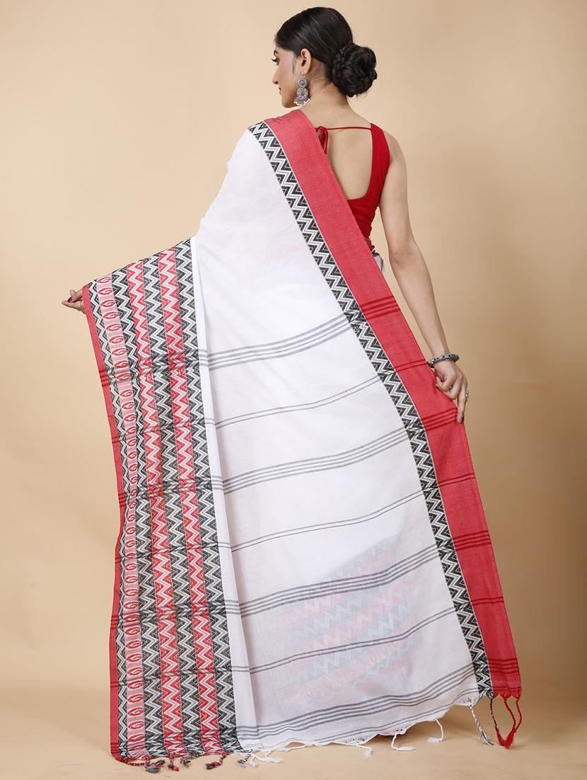 women solid with bordered handloom saree - 22056454 - Standard Image - 4