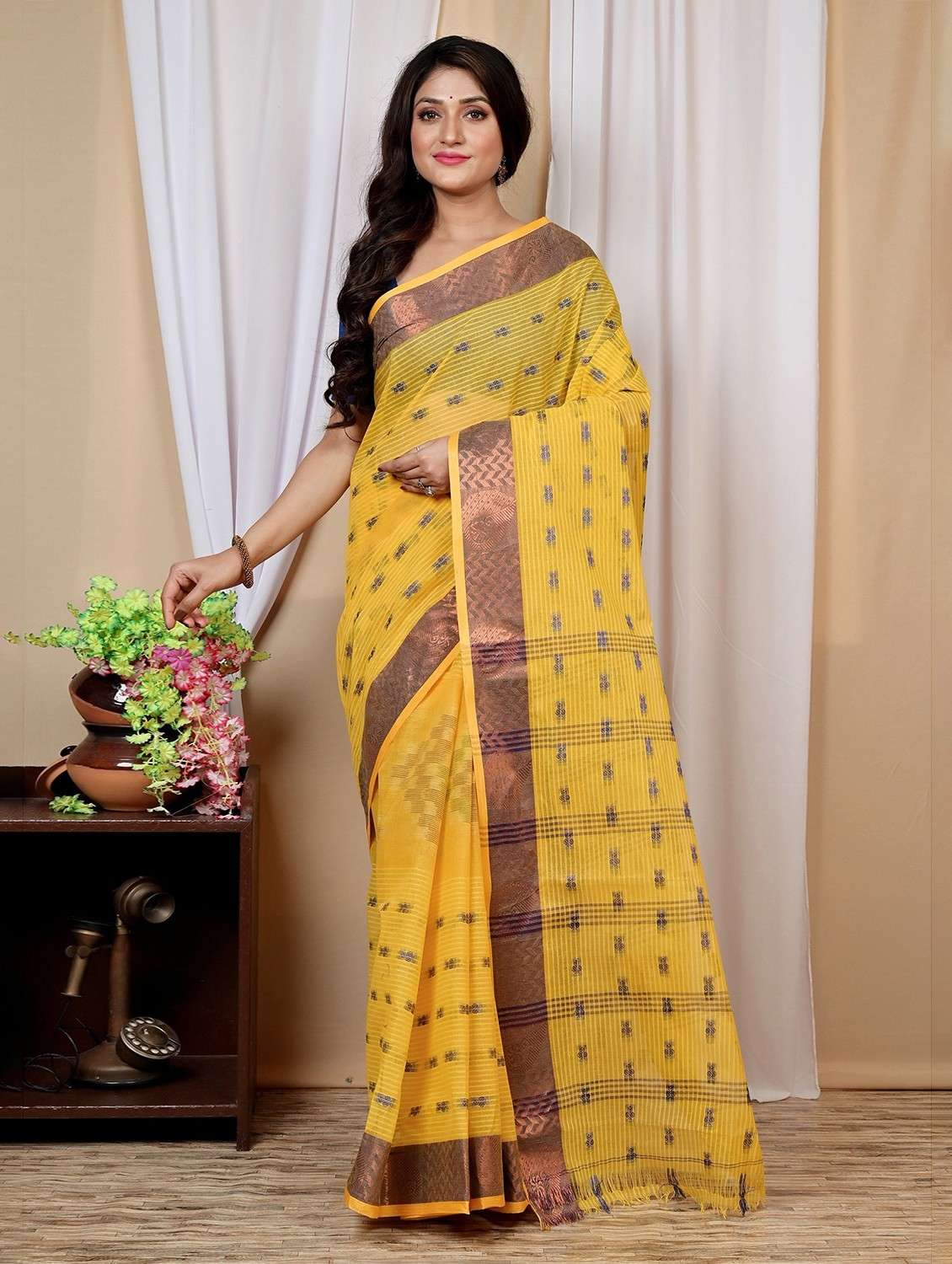 yellow cotton tant saree - 22056456 - Standard Image - 1
