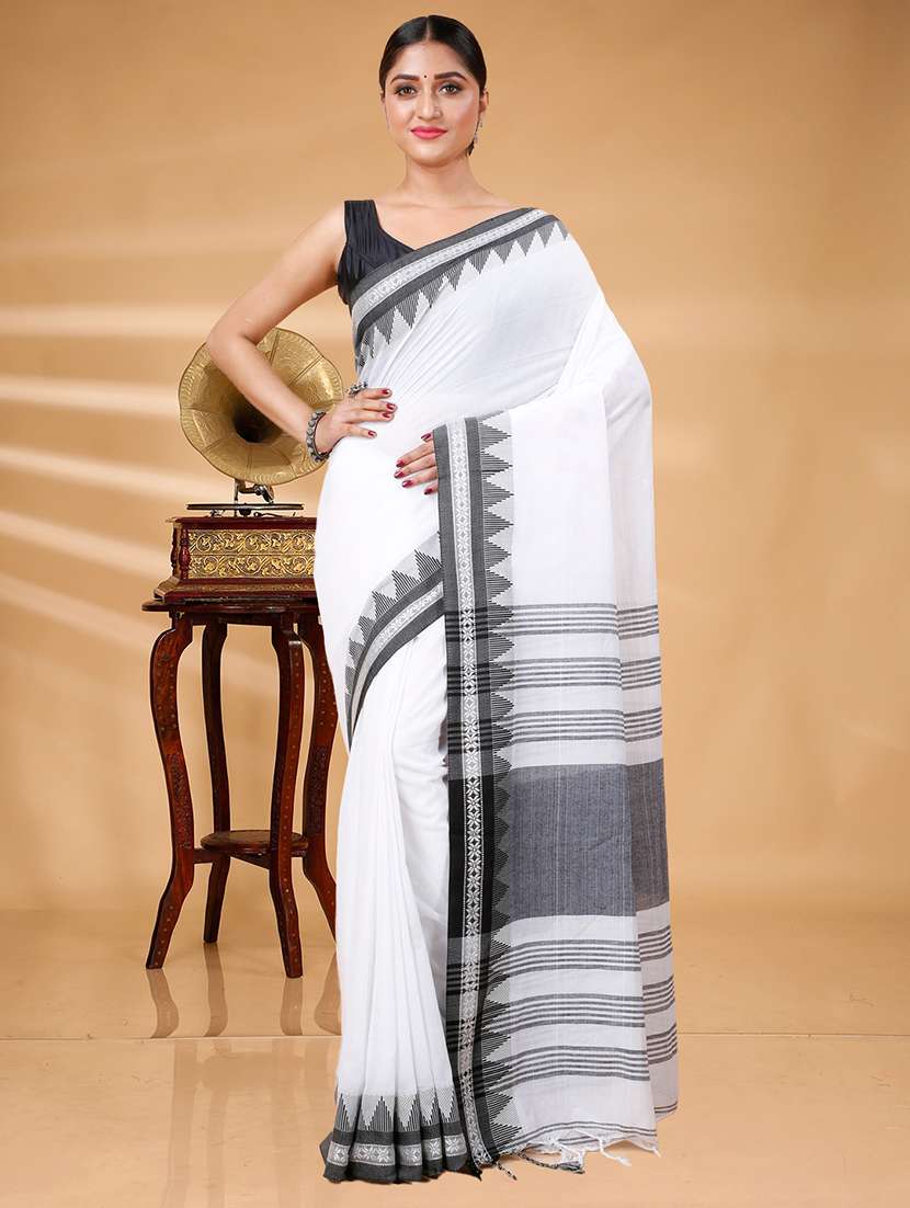 navy blue cotton handloom saree - 22056667 - Standard Image - 4