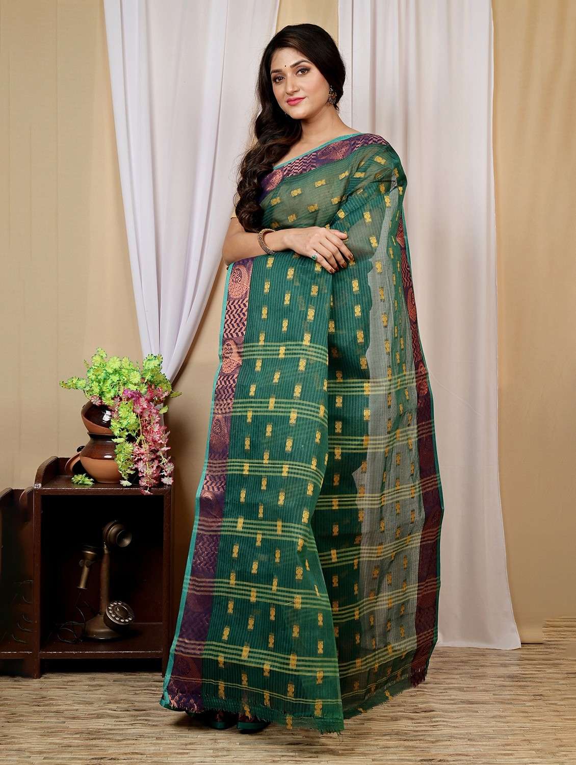 olive cotton tant saree - 22056808 - Standard Image - 4