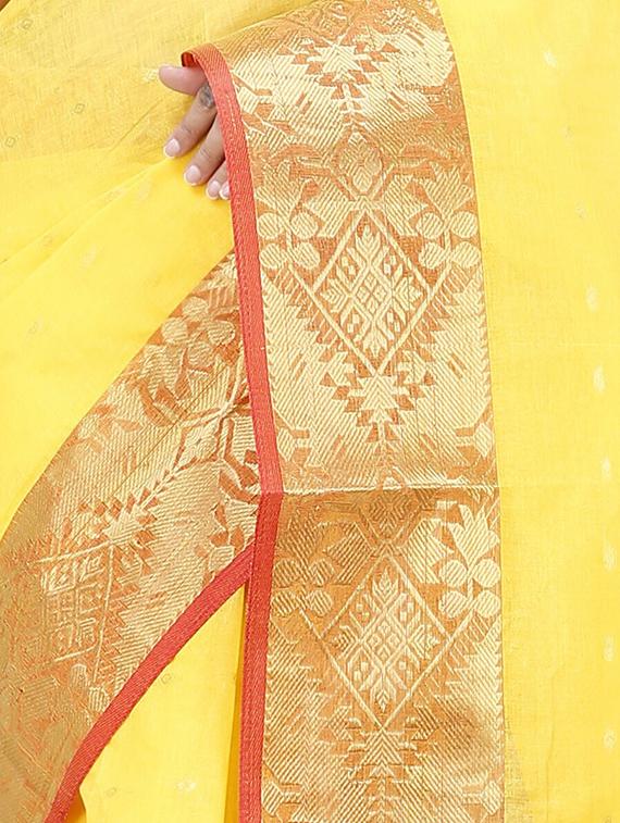 women self design handloom saree - 22056835 - Standard Image - 4