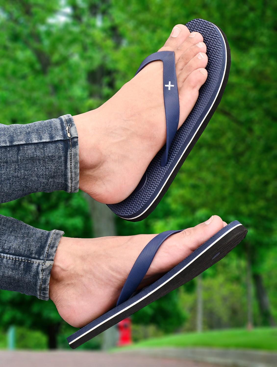 men blue solid flip flop - 22056926 - Standard Image - 1