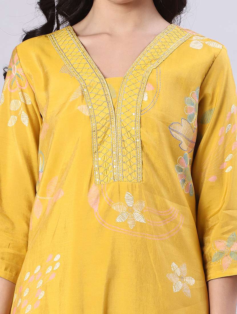 women floral three quarter sleeve kurta pant set - 22057200 -  Standard Image - 4