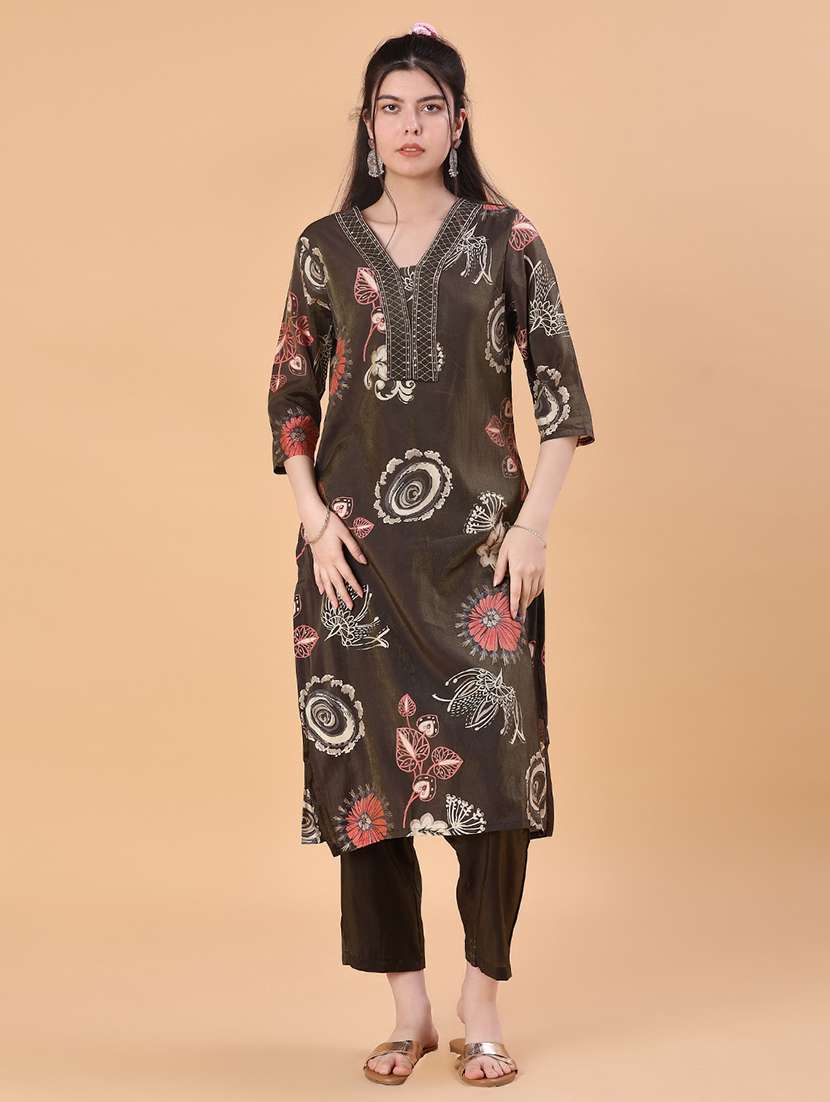 women three quarter sleeve kurta and pant set