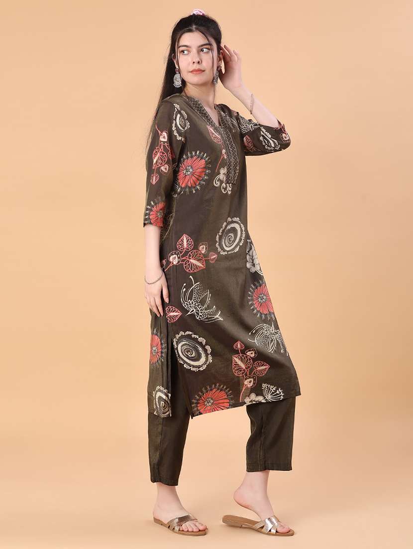 women three quarter sleeve kurta and pant set - 22057201 -  Standard Image - 1