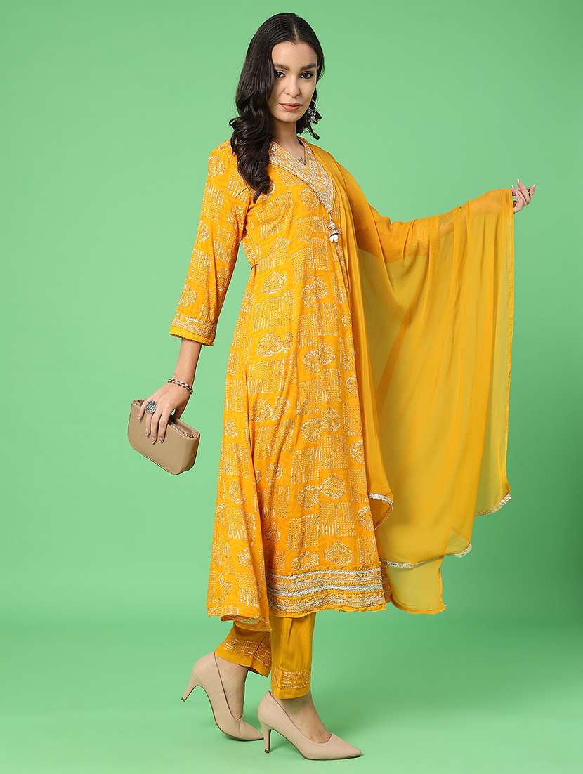 women printed three quarter sleeve kurta pant with dupatta set - 22057487 -  Standard Image - 1