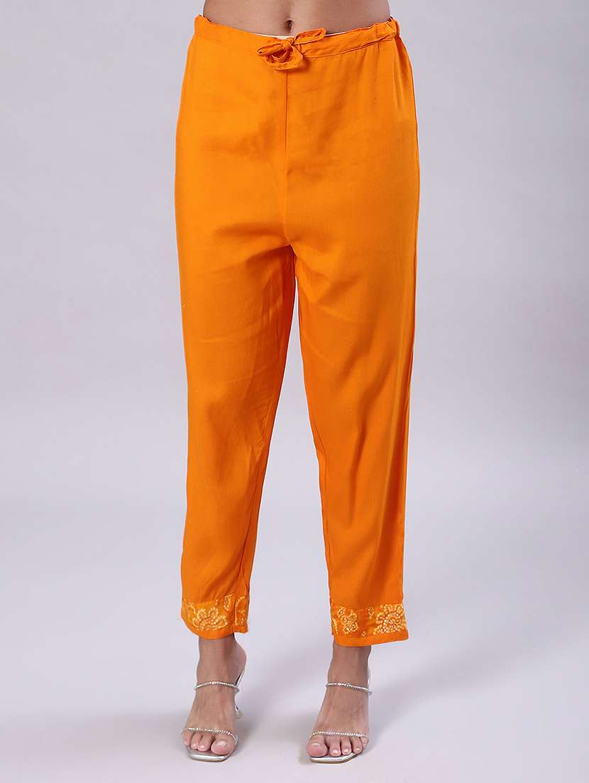 women three quarter sleeve kurta and pant with dupatta - 22057654 -  Standard Image - 4