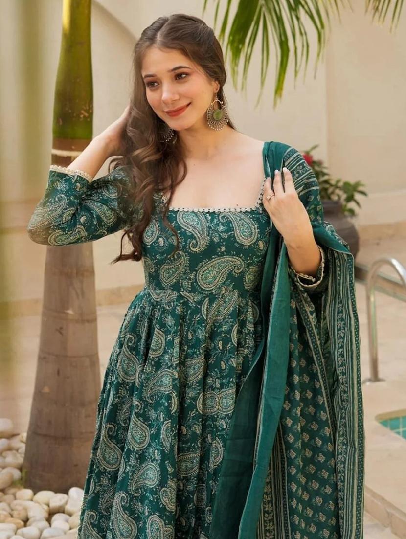 women three quarter sleeve kurta palazzo with dupatta set - 22057667 - Standard Image - 4