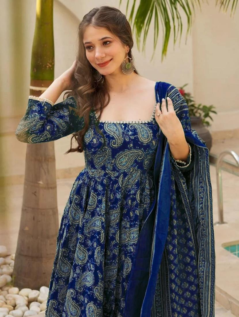 women three quarter sleeve kurta palazzo with dupatta set - 22057668 - Standard Image - 4
