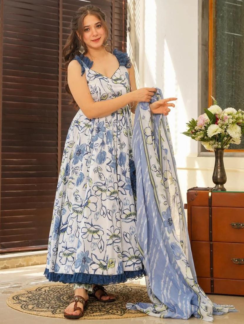 women floral sleeveless kurta pant with dupatta set - 22057679 - Standard Image - 1