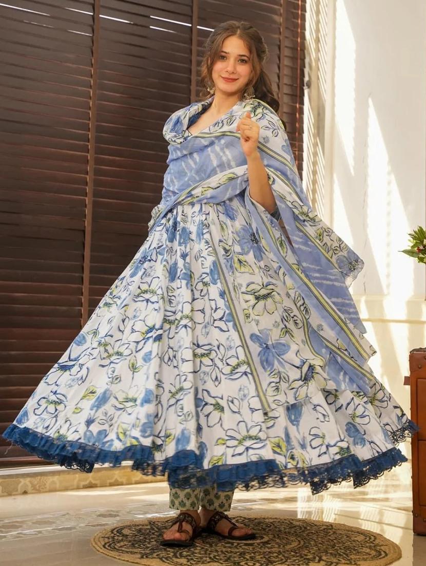 women floral sleeveless kurta pant with dupatta set - 22057679 - Standard Image - 4
