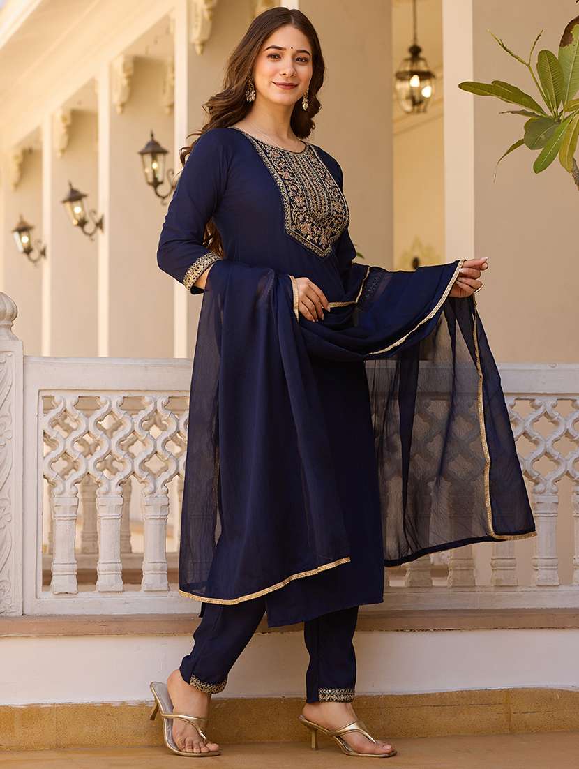 women three quarter sleeve kurta pant with dupatta set - 22057699 - Standard Image - 1