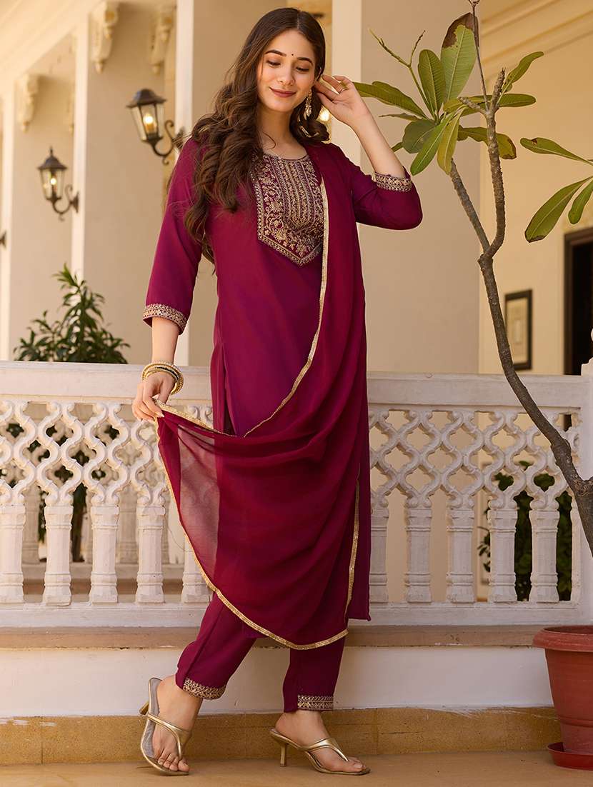 women three quarter sleeve kurta pant with dupatta set - 22057700 -  Standard Image - 1
