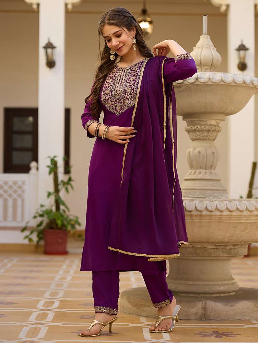women three quarter sleeve kurta pant with dupatta set - 22057701 -  Standard Image - 1