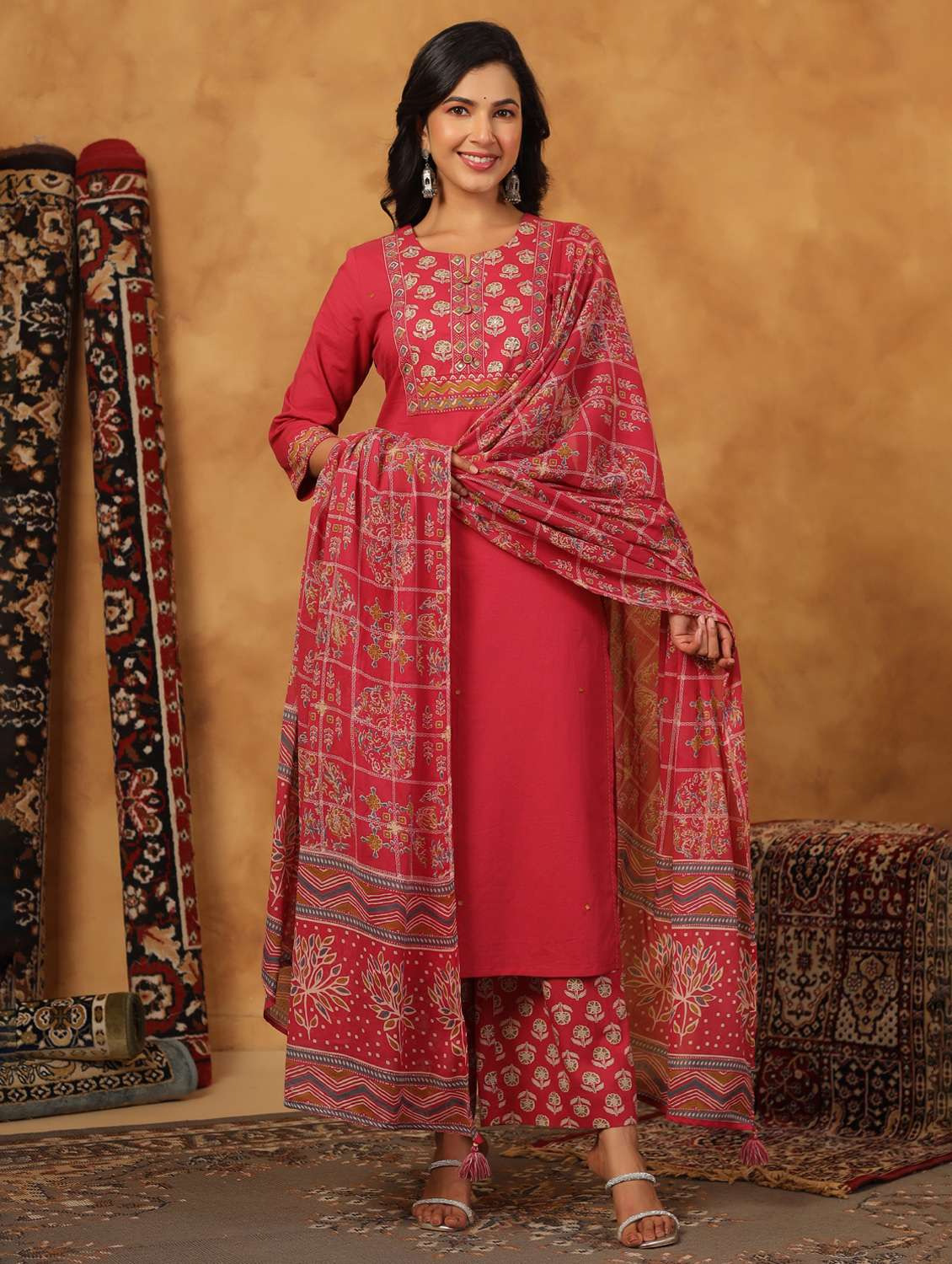 women printed three quarter sleeve kurta palazzo with dupatta set