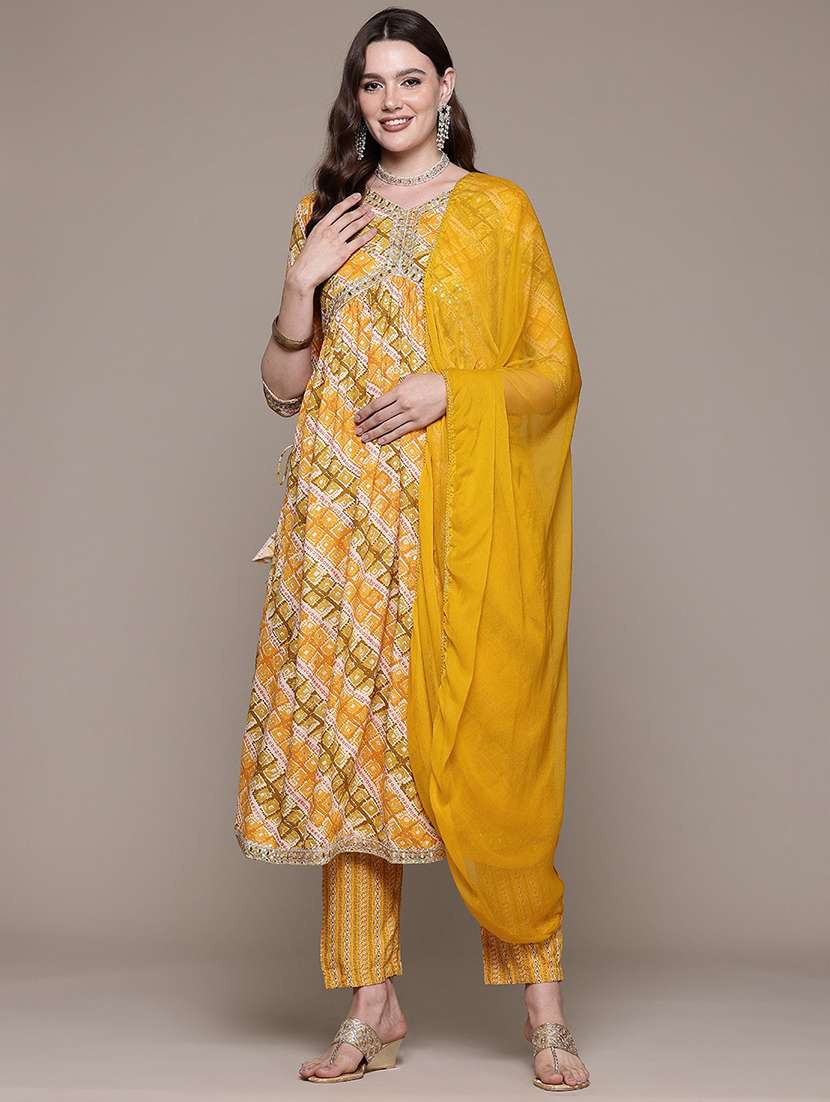 women three quarter sleeve kurta pant with dupatta set - 22057984 -  Standard Image - 1