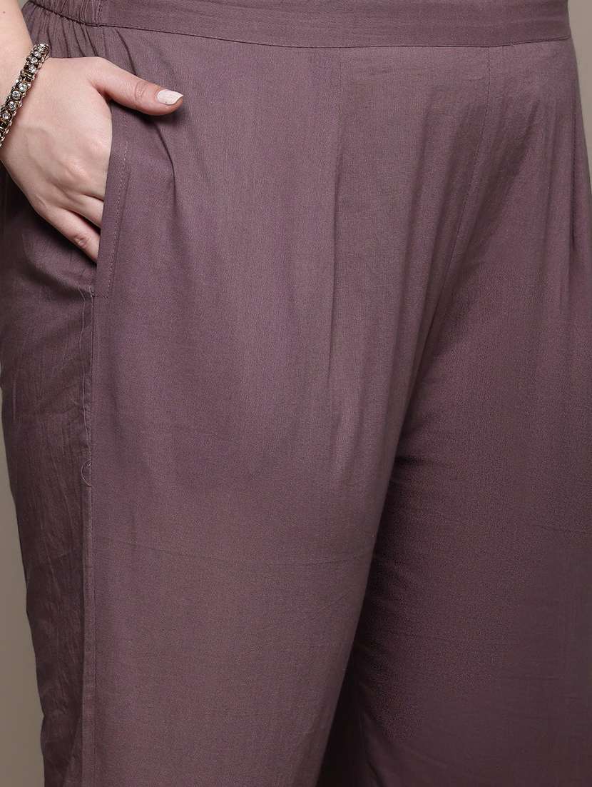 women three quarter sleeve kurta pant with dupatta set - 22058087 -  Standard Image - 4