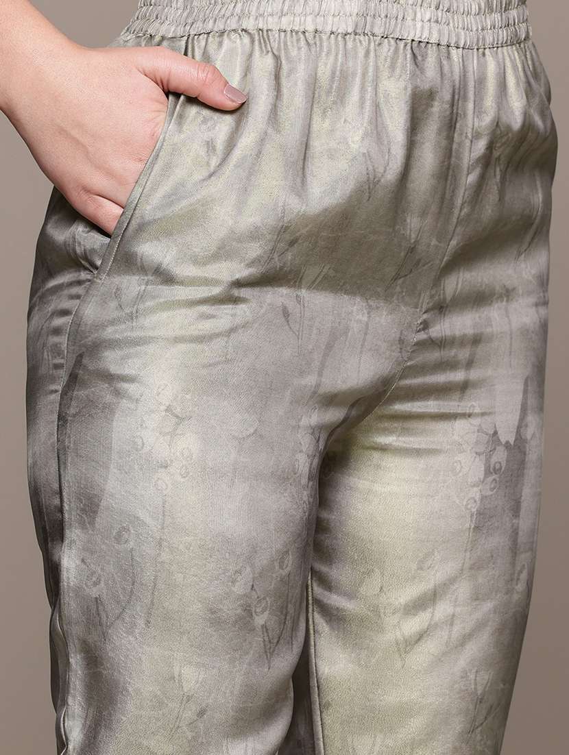 women three quarter sleeve kurta pant with dupatta set - 22058116 -  Standard Image - 4