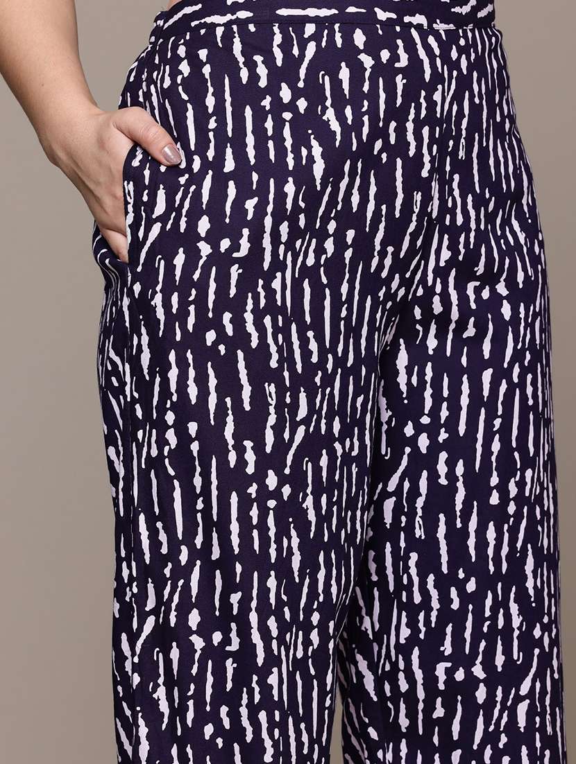 women three quarter sleeve kurta and palazzo set - 22058135 -  Standard Image - 4