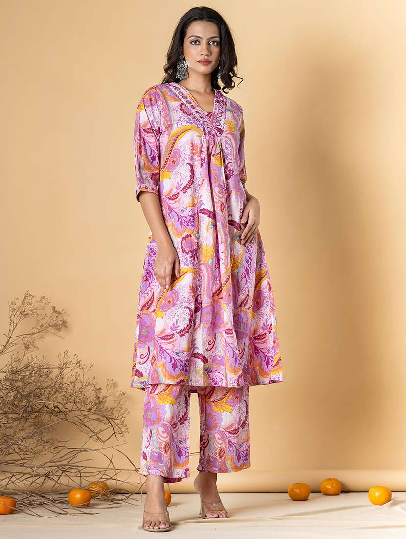 women three quarter sleeve kurta and pant set - 22058186 -  Standard Image - 1