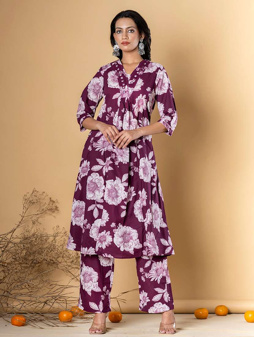 women three quarter sleeve kurta and pant set - 22058188 -  Standard Image - 1