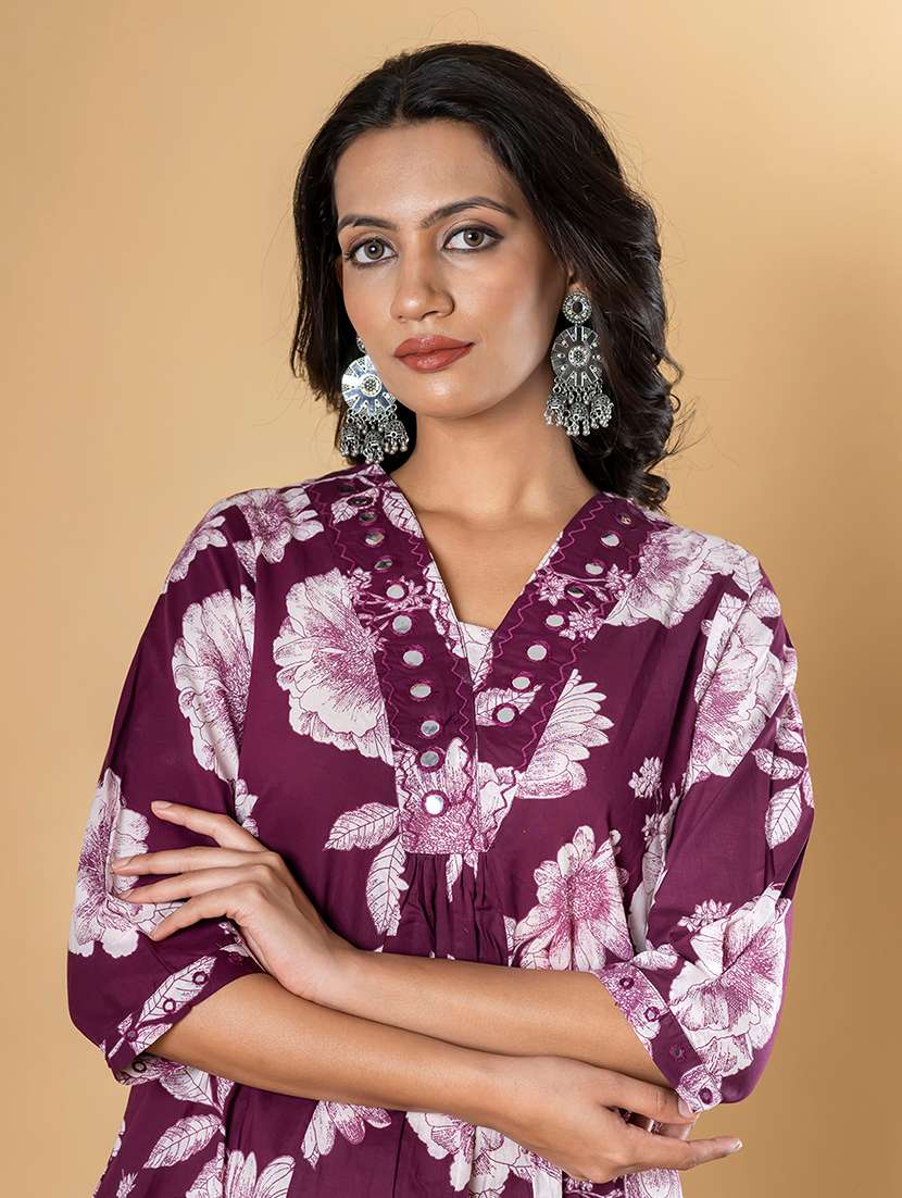 women three quarter sleeve kurta and pant set - 22058188 -  Standard Image - 4