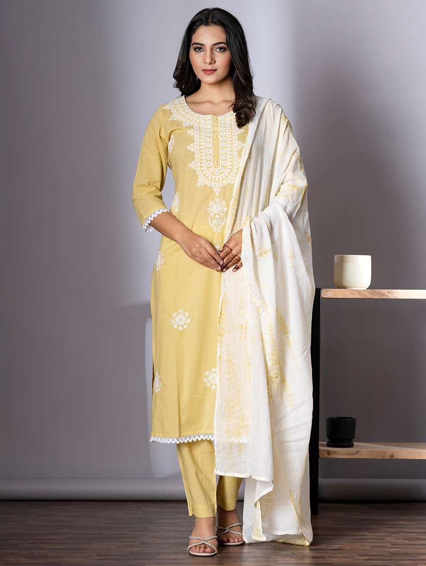 women three quarter sleeve kurta pant with dupatta set 