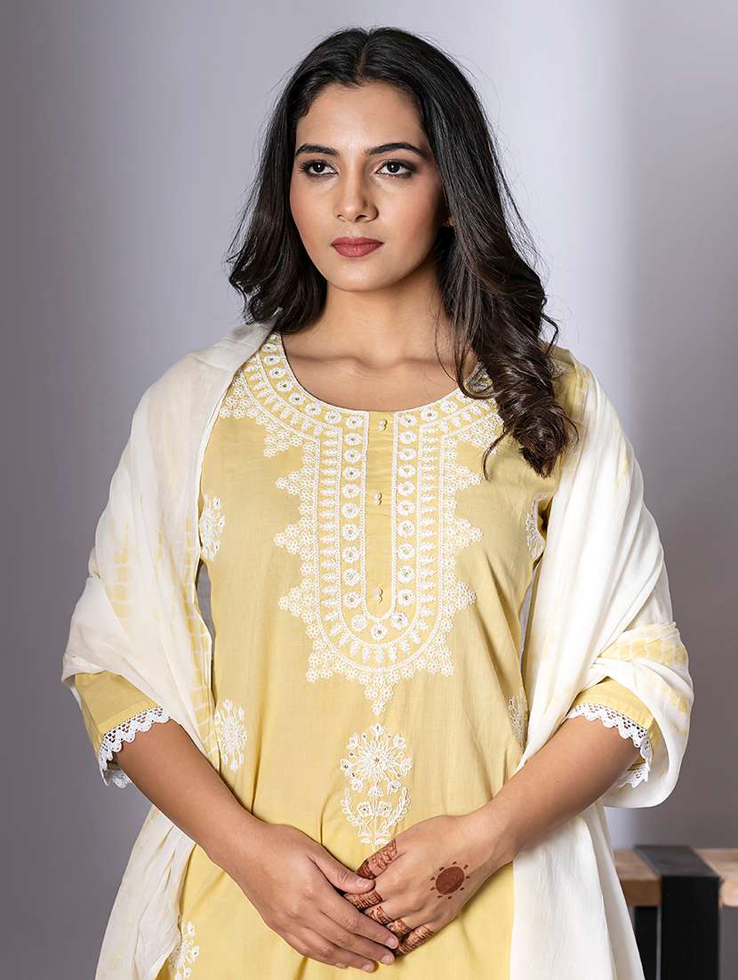 women three quarter sleeve kurta pant with dupatta set  - 22058211 -  Standard Image - 4