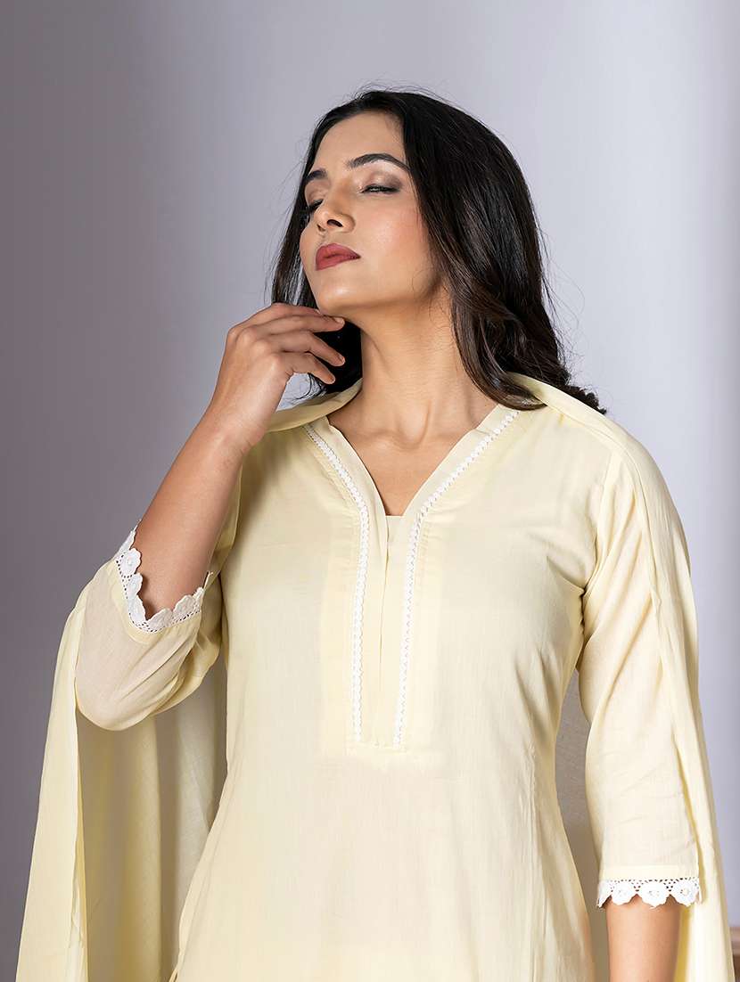 women three quarter sleeve kurta and pant with dupatta  - 22058212 -  Standard Image - 4