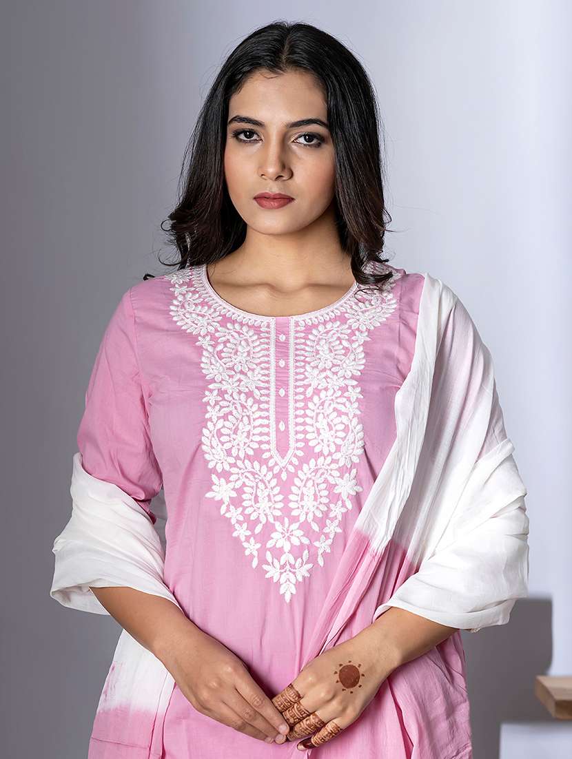 women three quarter sleeve kurta and pant with dupatta - 22058231 - Standard Image - 4
